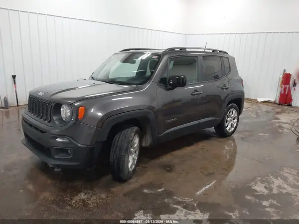 ZACCJBBB8JPH83553 2018 JEEP RENEGADE - Image 2