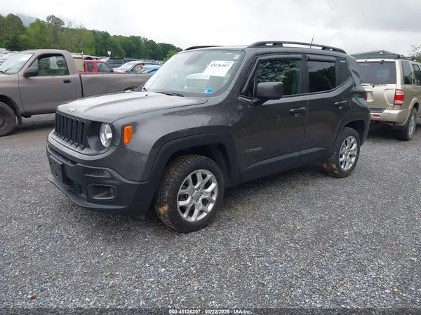 ZACCJBBB8JPJ11831 2018 JEEP RENEGADE - Image 2