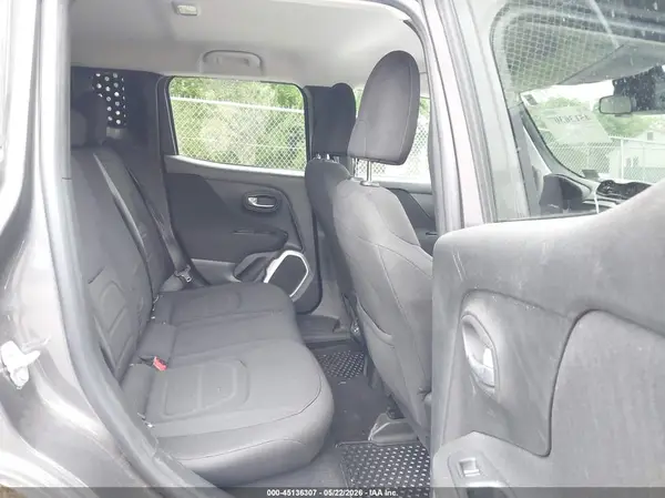 ZACCJBBB8JPJ11831 2018 JEEP RENEGADE - Image 8