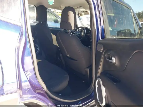 ZACCJBBB8JPJ15619 2018 JEEP RENEGADE - Image 8
