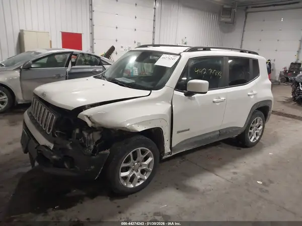 ZACCJBBB8JPJ19783 2018 JEEP RENEGADE - Image 2