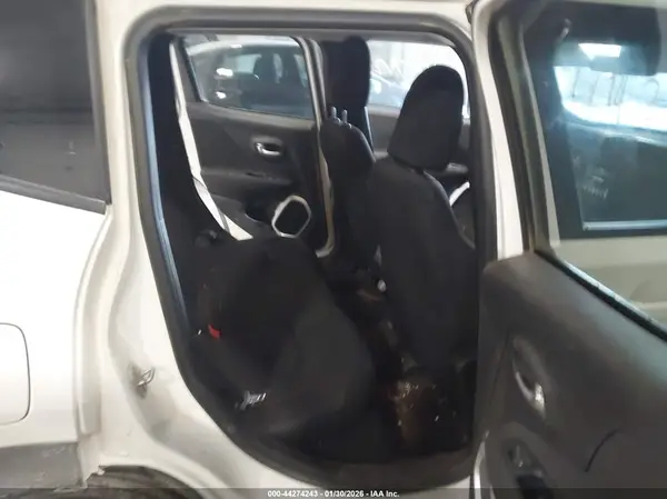 ZACCJBBB8JPJ19783 2018 JEEP RENEGADE - Image 8