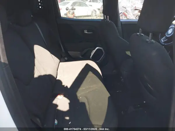 ZACCJBBB8JPJ23638 2018 JEEP RENEGADE - Image 8