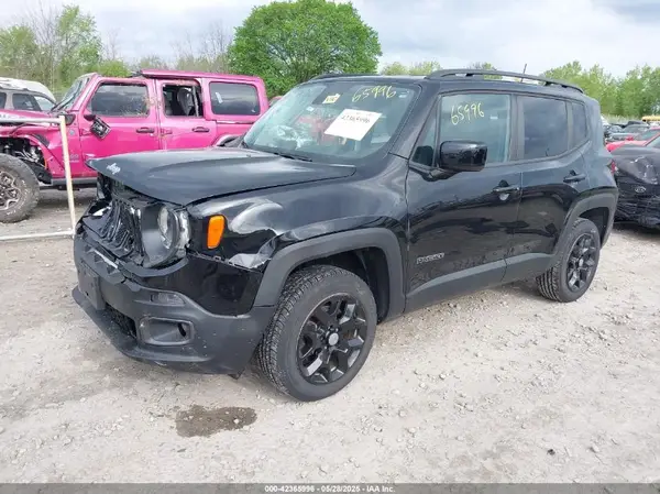 ZACCJBBB8JPJ33232 2018 JEEP RENEGADE - Image 2