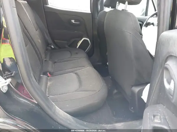 ZACCJBBB8JPJ33232 2018 JEEP RENEGADE - Image 8