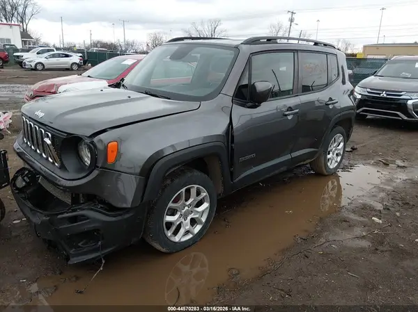 ZACCJBBB8JPJ34669 2018 JEEP RENEGADE - Image 2