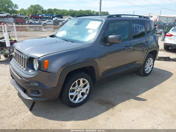 ZACCJBBB8JPJ44876 2018 JEEP RENEGADE - Image 2
