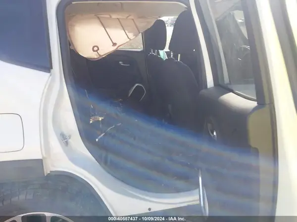 ZACCJBBB8JPJ51830 2018 JEEP RENEGADE - Image 8