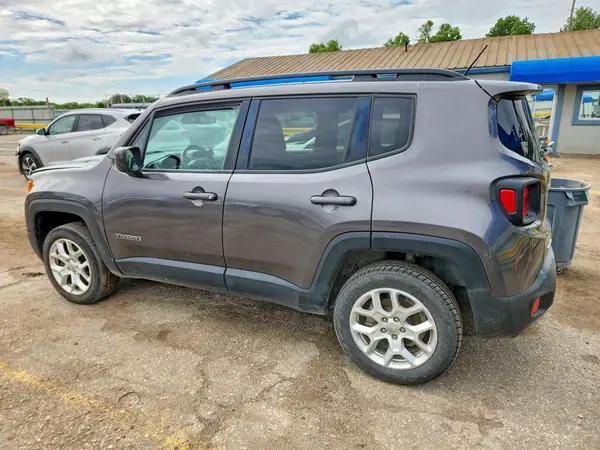 ZACCJBBB9HPE57903 2017 JEEP RENEGADE - Image 2
