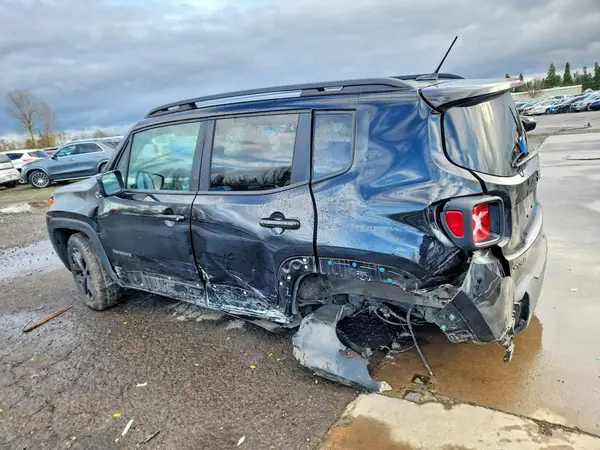 ZACCJBBB9HPE73390 2017 JEEP RENEGADE - Image 2