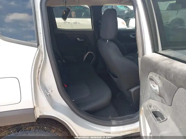 ZACCJBBB9HPF33085 2017 JEEP RENEGADE - Image 8