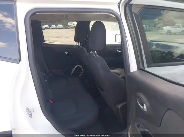 ZACCJBBB9HPF66815 2017 JEEP RENEGADE - Image 8