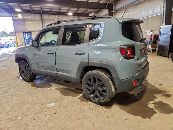 ZACCJBBB9HPF70976 2017 JEEP RENEGADE - Image 2