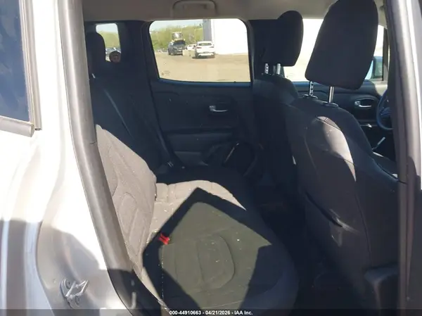 ZACCJBBB9HPG10098 2017 JEEP RENEGADE - Image 8