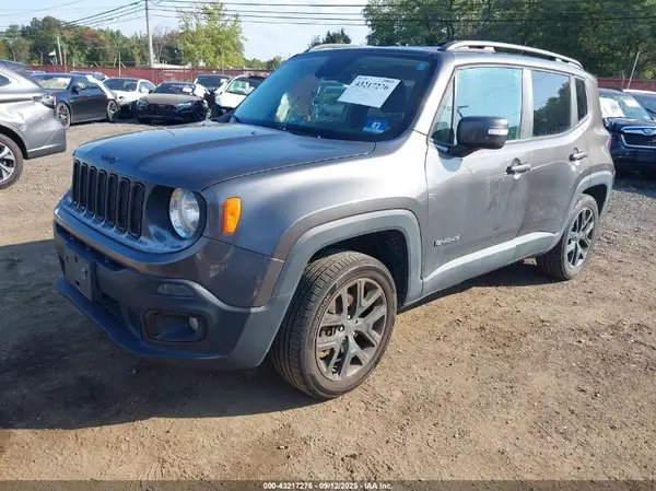 ZACCJBBB9HPG29069 2017 JEEP RENEGADE - Image 2
