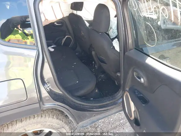 ZACCJBBB9HPG58863 2017 JEEP RENEGADE - Image 8