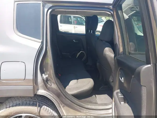 ZACCJBBB9HPG63464 2017 JEEP RENEGADE - Image 8