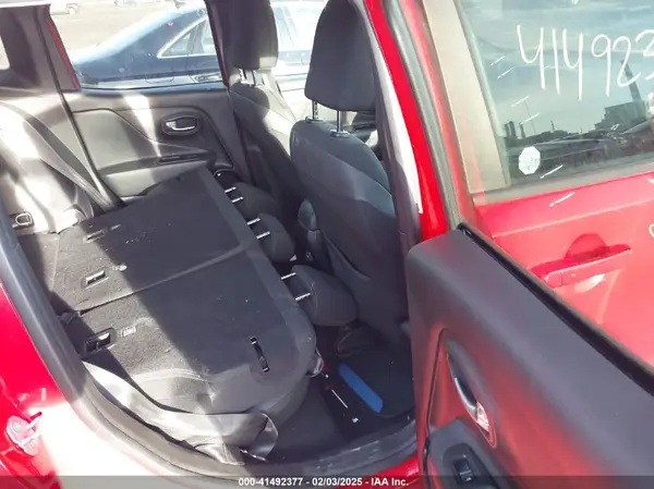 ZACCJBBB9JPG87673 2018 JEEP RENEGADE - Image 8