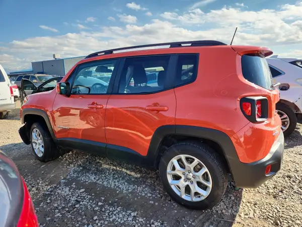 ZACCJBBB9JPH40291 2018 JEEP RENEGADE - Image 2