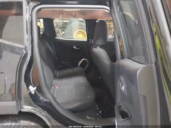 ZACCJBBB9JPH84775 2018 JEEP RENEGADE - Image 8