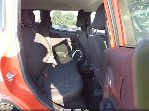 ZACCJBBB9JPH98885 2018 JEEP RENEGADE - Image 8