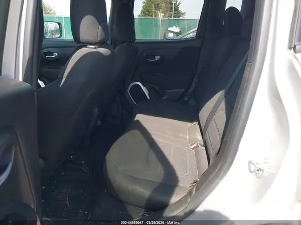 ZACCJBBB9JPJ30677 2018 JEEP RENEGADE - Image 8
