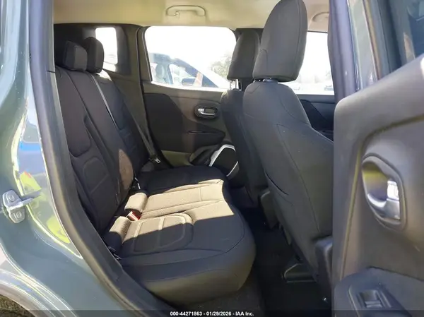 ZACCJBBB9JPJ33188 2018 JEEP RENEGADE - Image 8