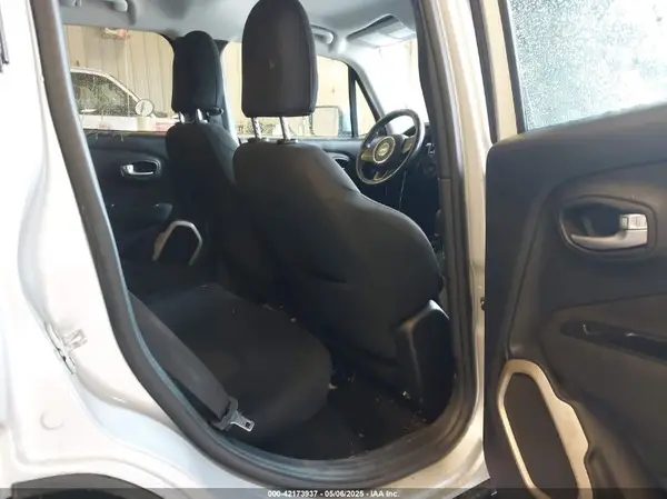 ZACCJBBBXHPE80039 2017 JEEP RENEGADE - Image 8