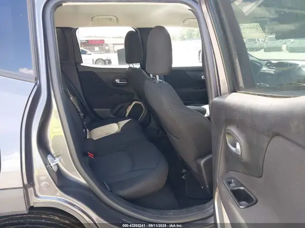 ZACCJBBBXHPE84625 2017 JEEP RENEGADE - Image 8