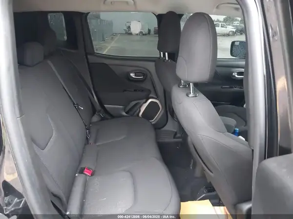 ZACCJBBBXHPF36402 2017 JEEP RENEGADE - Image 8