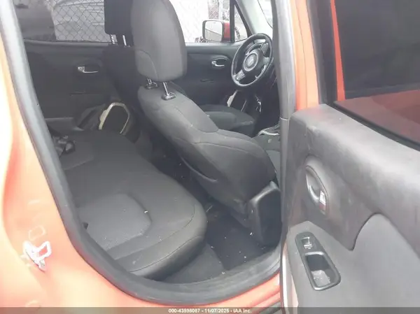 ZACCJBBBXHPF51367 2017 JEEP RENEGADE - Image 8