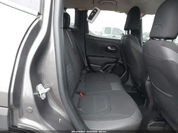 ZACCJBBBXHPG62243 2017 JEEP RENEGADE - Image 8