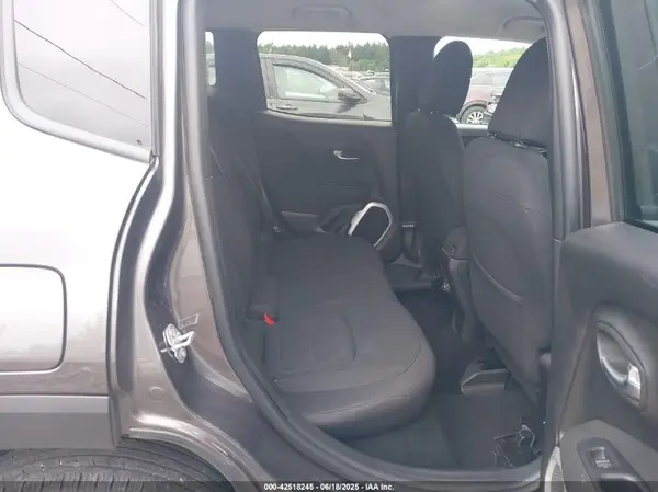 ZACCJBBBXJPH24844 2018 JEEP RENEGADE - Image 8