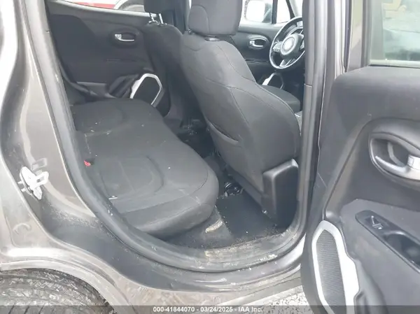 ZACCJBBBXJPH41286 2018 JEEP RENEGADE - Image 8