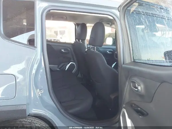 ZACCJBBBXJPH59139 2018 JEEP RENEGADE - Image 8