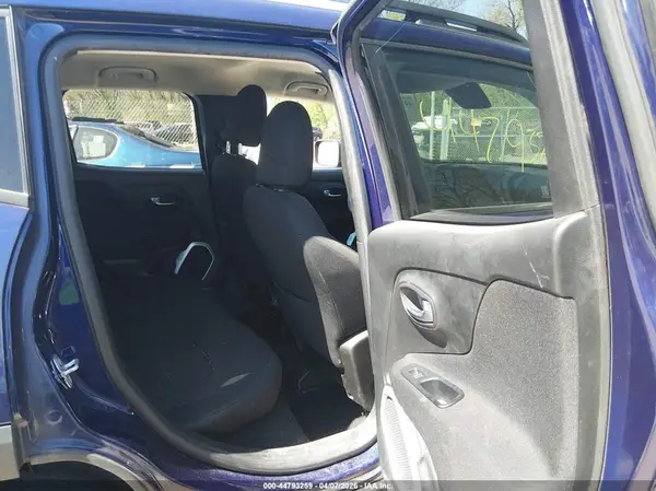 ZACCJBBBXJPH70626 2018 JEEP RENEGADE - Image 8