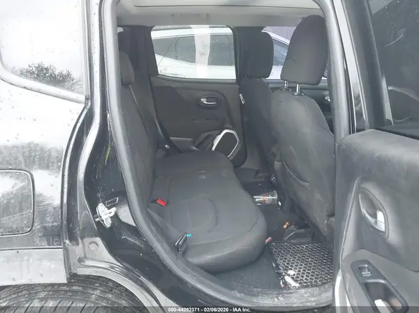 ZACCJBBBXJPH80122 2018 JEEP RENEGADE - Image 8