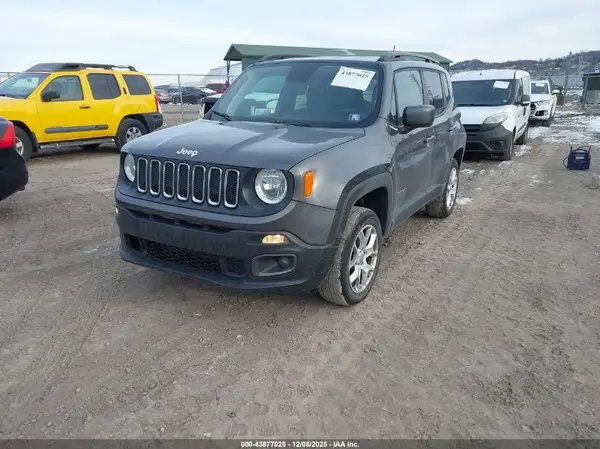 ZACCJBBBXJPH88902 2018 JEEP RENEGADE - Image 2