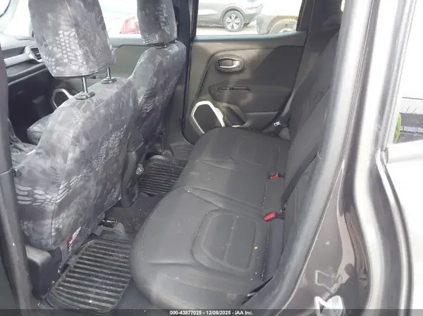 ZACCJBBBXJPH88902 2018 JEEP RENEGADE - Image 8