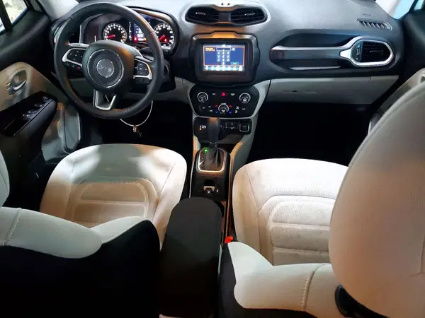 ZACCJBBBXJPJ00068 2018 JEEP RENEGADE - Image 8