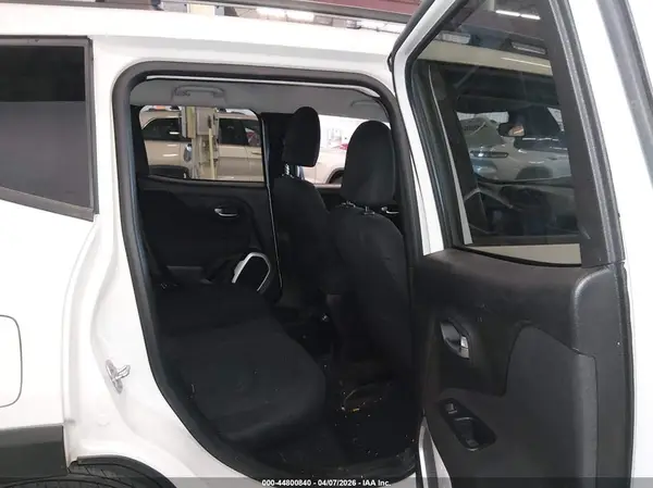 ZACCJBBBXJPJ02645 2018 JEEP RENEGADE - Image 8