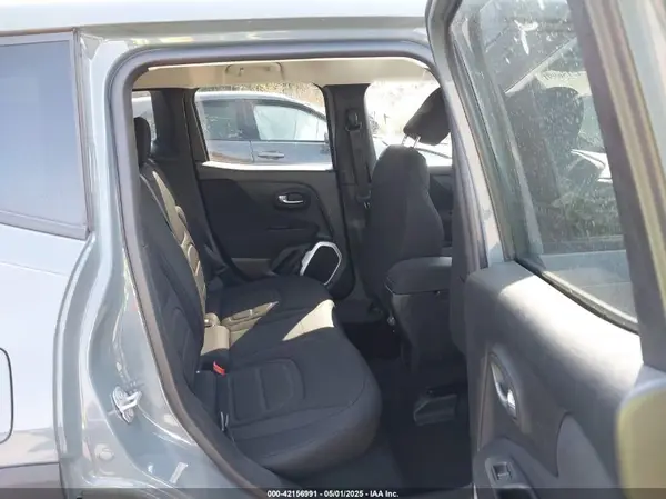ZACCJBBBXJPJ11331 2018 JEEP RENEGADE - Image 8