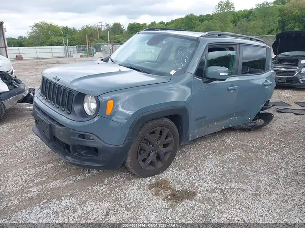 ZACCJBBBXJPJ19574 2018 JEEP RENEGADE - Image 2