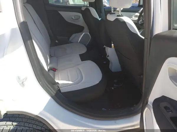 ZACCJBBBXJPJ35161 2018 JEEP RENEGADE - Image 8