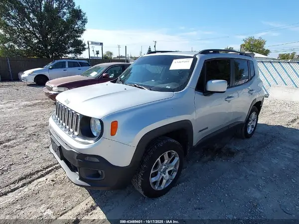 ZACCJBBBXJPJ45866 2018 JEEP RENEGADE - Image 2