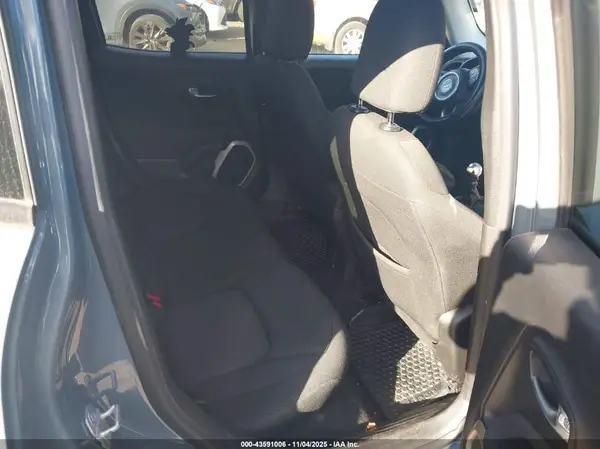 ZACCJBBH2HPF92418 2017 JEEP RENEGADE - Image 8