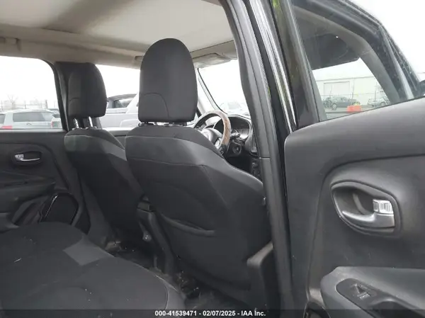 ZACCJBBH2JPH14930 2018 JEEP RENEGADE - Image 8
