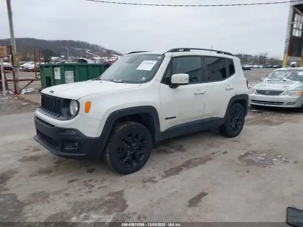 ZACCJBBH2JPJ17385 2018 JEEP RENEGADE - Image 2