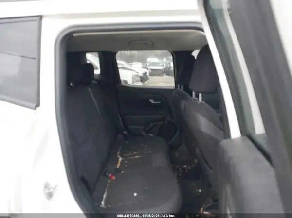 ZACCJBBH2JPJ17385 2018 JEEP RENEGADE - Image 8