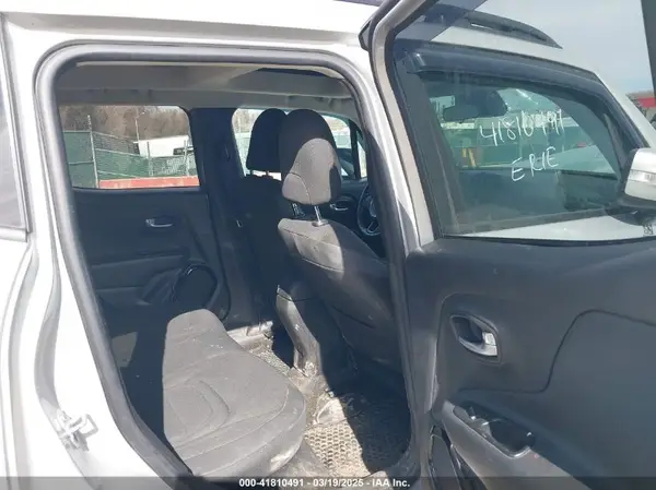 ZACCJBBH5HPF52639 2017 JEEP RENEGADE - Image 8